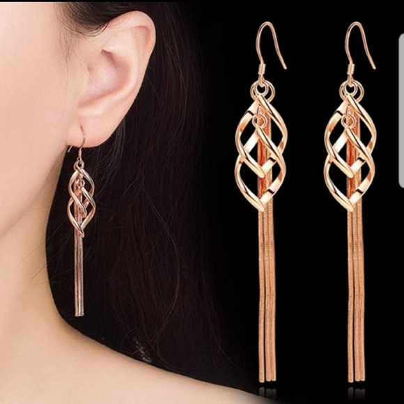Jewelry - Rose Gold  Twisted Dangle Earrings NWT